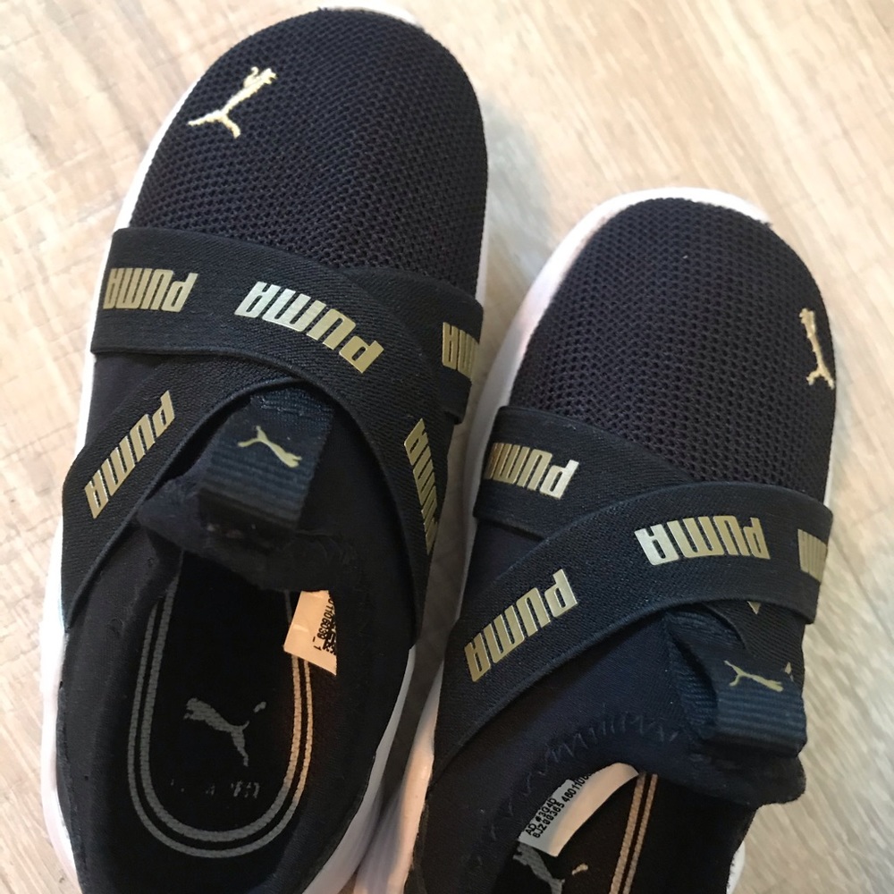 Boys Black and gold pumas